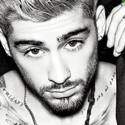 DM con @ZaynMalik. ¡5 diarios! Sigue a @Yusnaby ahora para ganarlo.
