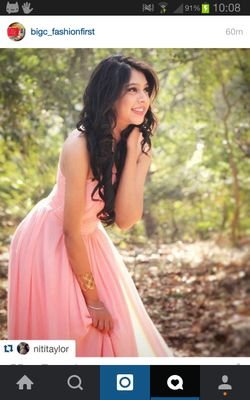 nititaylor_love's profile picture. 