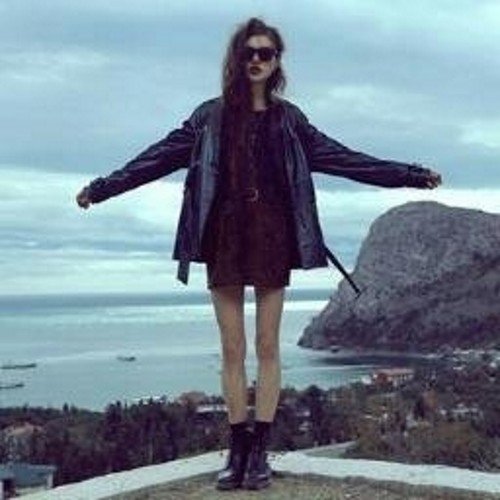 apocalypse_ana's profile picture. Toi, tu es comme moi, si tu viens ici c'est que tu es un ange déchue.