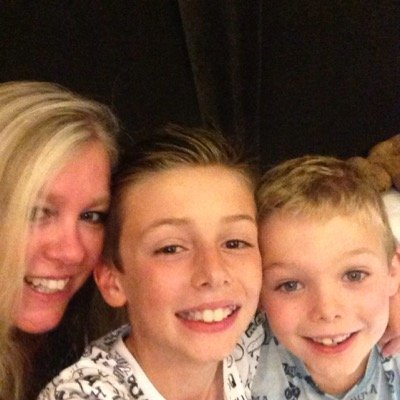 Everything local, love apps/mobile phone marketing and my 2 boys. Like to drink a little bit of fizz