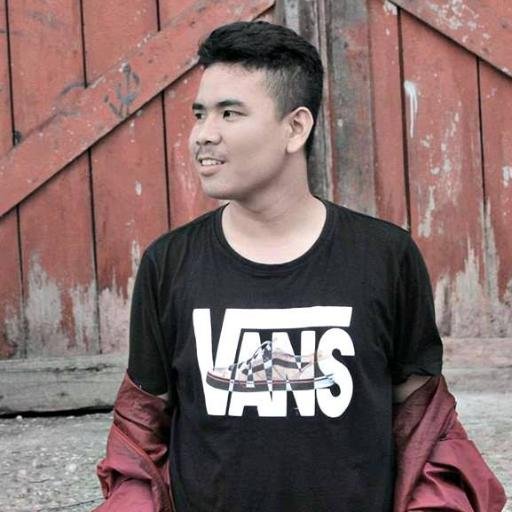 Tetap Tersenyum dan Tertawa