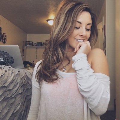 wanderlust//-- (n.) a strong desire or impulse to travel & explore the world// IG: Kara_jane
