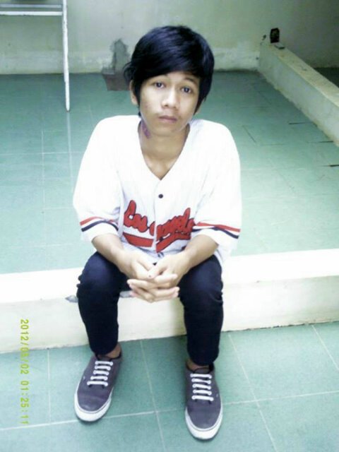 DickyEvriatna's profile picture. 