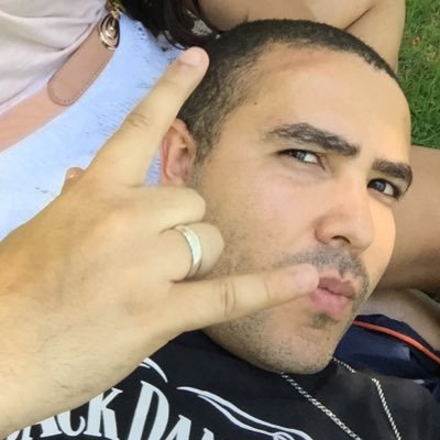 Apaixonado por games, livros, quadrinhos, bikes, animes, filmes e uma boa birita! 👨👩👧👦👔🚵🏼♀️🎮🎧🎥✈️♌️©️®️🇧🇷@pleiterson gamertag: pleiterson