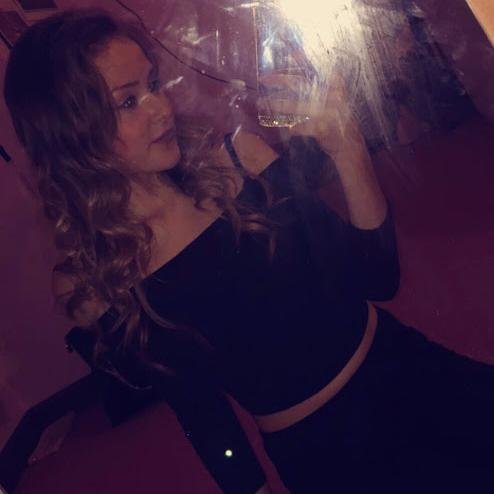 ChloeLloyd2's profile picture. 