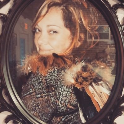 curlup0rdye's profile picture. 