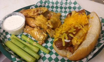 Fenney's Weenies is the best hotdog shop in the Beechview neighborhood. Offering specialty gourmet dogs and cheap, fast food for all ages.