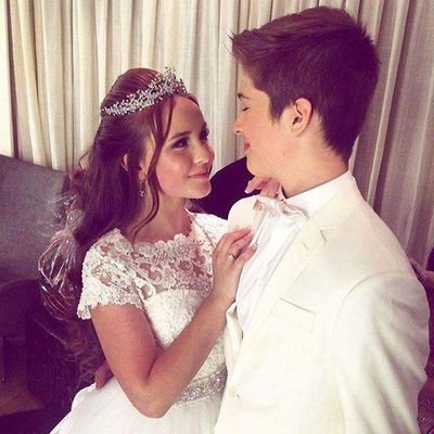 amoo muito Larissa manoela e João Guilherme não sei o que dizer desses maravilhosos que encantam o Brasil amo vcs , shippo muito jolari majo ... fã muito ...