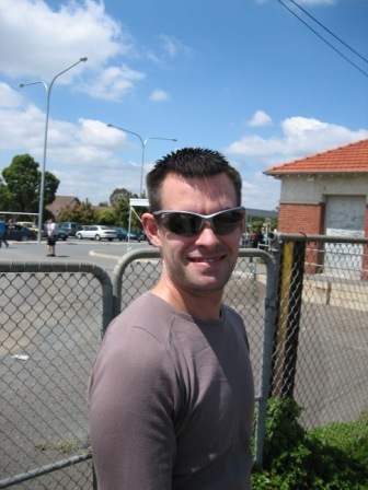 An internet marketer based in London, helping others to also make money online