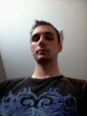 listenhoe231's profile picture. i dont know what to put here so just follow me for no reason