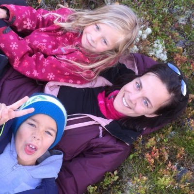 AnneHildeB's profile picture. Ungdomsskolelærer og trebarnsmor.