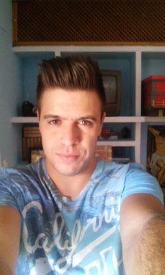 me encanta el futbol y el gym y soy tambor de la banda jesus despojado de granada no me hace falta mas nada