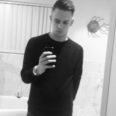 Leon_Mussell's profile picture. 19, probably in a pub