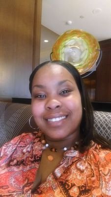 liz_nique's profile picture. 