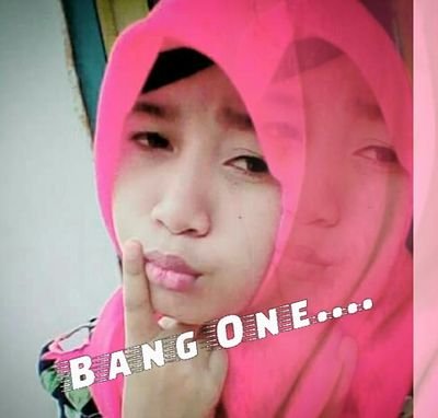 NiaJuniarti8's profile picture. 