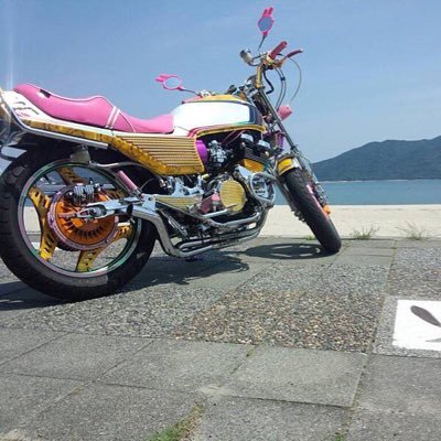 山口 EVER FREE 所属 マーシャルCBX ネコちゃん たくちぇる マジェスティ→XJR→ゴキ→CBR→ゼファー→現CBX ＆ハイエース乗り  国家二級整備士  旧車  イジイジ 大好き  デザイン  勇気一秒後悔一生  そろそろGS乗る予定  ウイリー ゥンバー