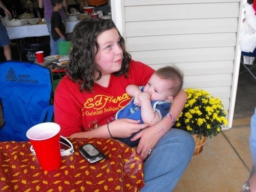 Kaitlyn_Bach's profile picture. hey its the 1 and only Kaitlyn Jackson Bach this is my offical twitter im the cousin of ipeeprettycolor