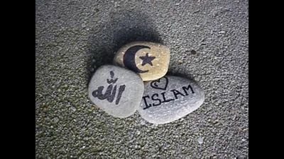 ‏لا تحزن انا الله معنا

ًً