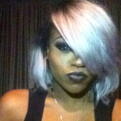 yoo_lala's profile picture. im a cool chic who loves to tell jokes even though they might be corny & i love to laugh. #teamlakers. #teamsteelers IG @december_4th