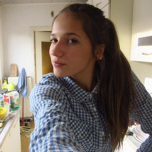 PrimalleLomba's profile picture. Fan de tout le monde :) - adore la gym et les animaux - adore the Voice - adore les frites ♥✌SUPPORTAIRE DES DIABLES ROUGES!!!! ADORE LES VACANCES  EN MONTAGNES