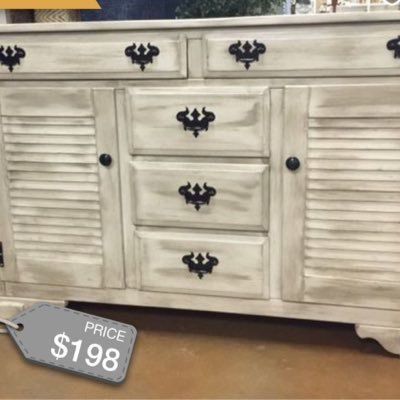 RoseNThornB's profile picture. 