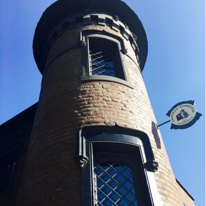 Hermoso restaurant Francés con ingredientes de sello de origen Chileno. Ubicación inmejorable de este Castillo de más de 100 años de historia.