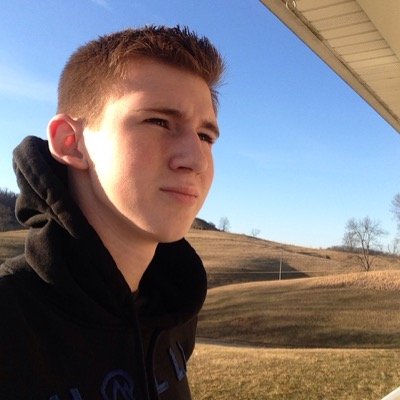 a_carson25's profile picture. CLASS OF 2016 Artist✏️✒️