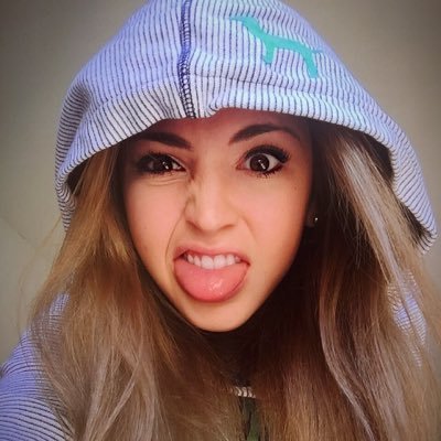 jessiesalmans's profile picture. designer/photographer/nerd. does not discriminate against any type of breakfast food.