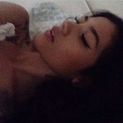 feeIingcute's profile picture. 