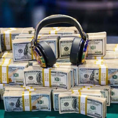 Supertuan1's profile picture. Go big or go home.