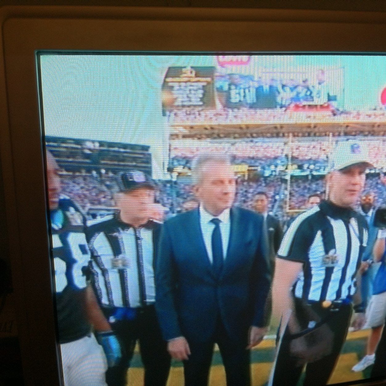 OrangeShoeGirl's profile picture. 