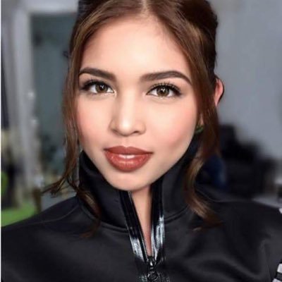 xinia015's profile picture. 