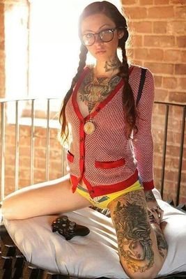 tatoos and girls. girls with tatoos. 19 yo and curious. cum spank me