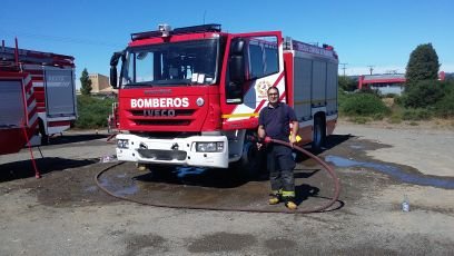 Bombero, Esposo, Padre, Hijo, Hermano, Primo, Técnico Administrativo, Amante de mi familia y la naturaleza Amo Chiloé