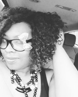 Sarcastic Jersey girl living a country life aspiring writer plus size model mother of 1.