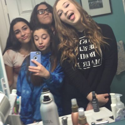 gaby_sugarman's profile picture. 