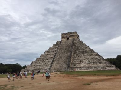 Lic. en Turismo.. Especialidad Administración de Empresas de Alimentos y Bebidas...