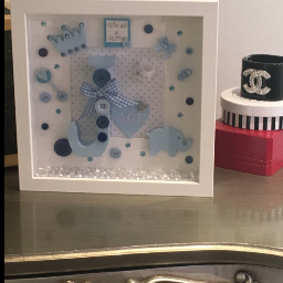 This is HandCraftedByLizzy official twitter page , I specialise in Beautiful HandMade frame that are made Uniquely to you Please feel free to message me :)