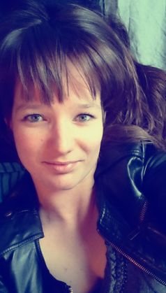 jongerenwerker| seksuologisch hulpverlener|gezelligheids mens| doordenker| kletskous|lookingforajob|married|kersversemama #onelifeliveit