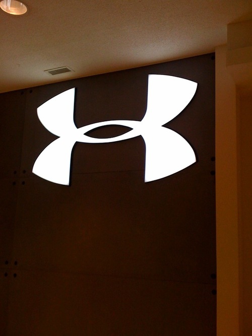 Exploring Under Armour, its history, and its founder Kevin Plank. http://t.co/hKqexN7Duw