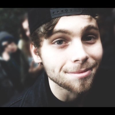 ♡ HI HI IT ITS MIKEY HERE. I LOOOOOOOOVE LUCAS SO MUCH, HE MEANS EVERYTHING TO ME AND HE'S V CUTE. HE'S FUCKING AMAZING AND YEAH HE'S MY LIL BABY. ♡