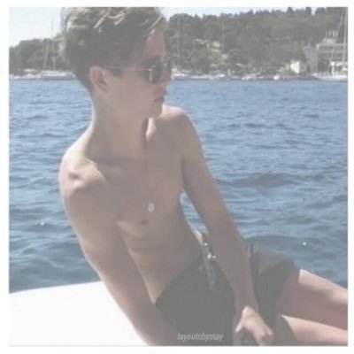 NatalieCooney11's profile picture. I didn't chose the sugg life , the sugg life chose me :)