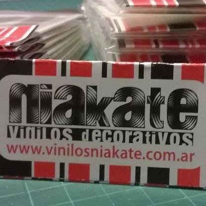 Niakate es una tienda online de vinilos decorativos que nació como un proyecto novedoso en el que pudimos volcar nuestra creatividad. Los invitamos a conocerla!