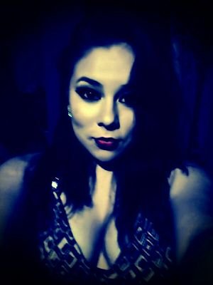 me gusta justin bieber mis colores favoritos son el morado y azul
me gusta todo tipo de musica soy soltera