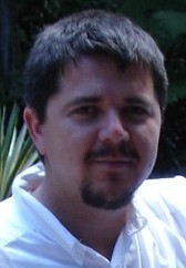 Diseñador de plataformas marinas, maestro de Universidad en la carrera de Ingenieria Civil.