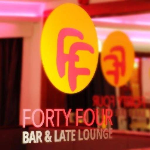 Forty Four Bar & Late Lounge offers a contemporary bar lounge atmosphere and is ideal for couples and groups enjoying drinks in a sophisticated atmosphere.