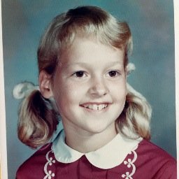 MostlyKiddStuff's profile picture. copywriter, soccer mom, loud sneezer, sweatpants enthusiast