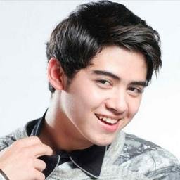 Follow me  Aktivitas & Berita Aliando Syarief
