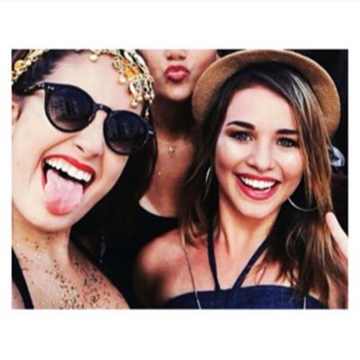Primeiro FC dedicado às atrizes Laryssa Ayres e Amanda de Godoi ❤️