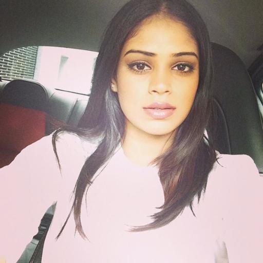 pooja_handique's profile picture. .. I leave a Sparkle where ever i Go..